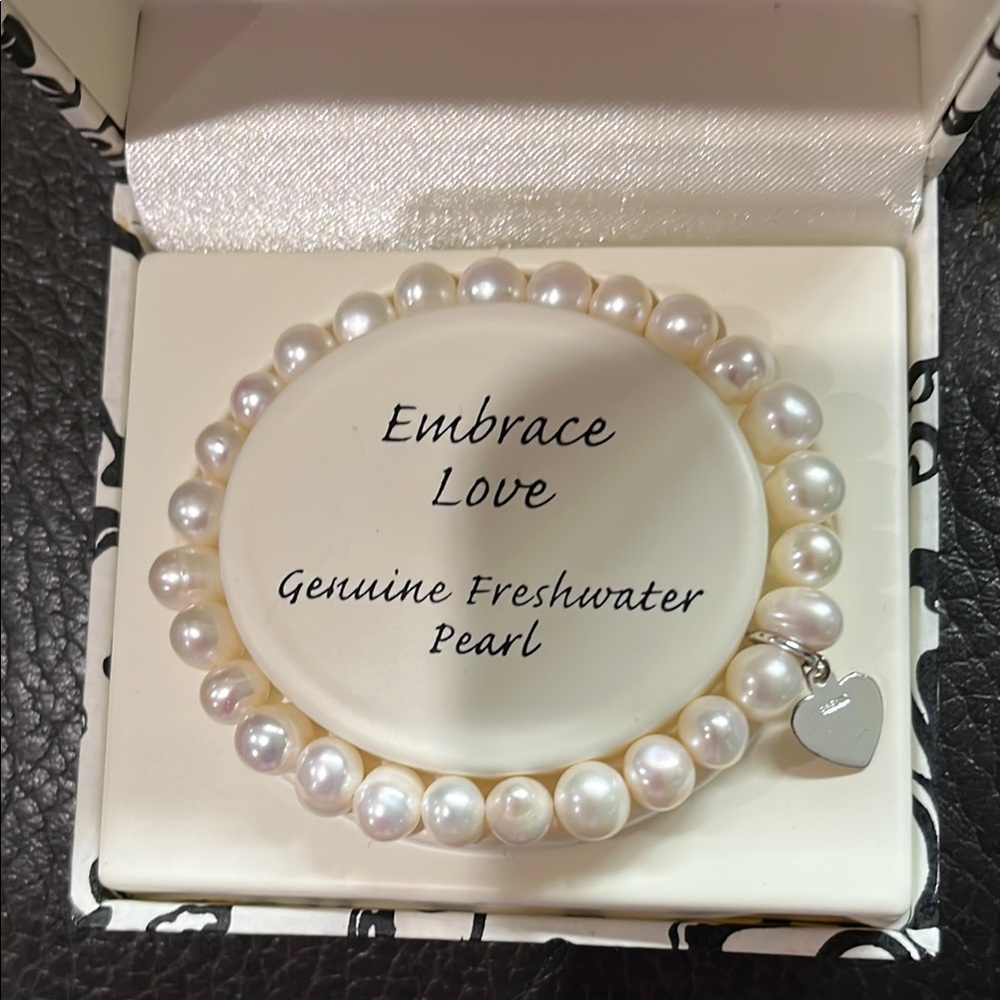 Sterling silver heart freshwater pearl stretch bracelet